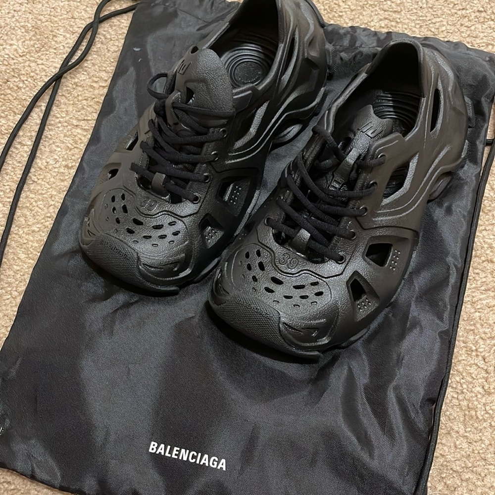 Balenciaga HD lace up sneakers -no box AUTHENTIC